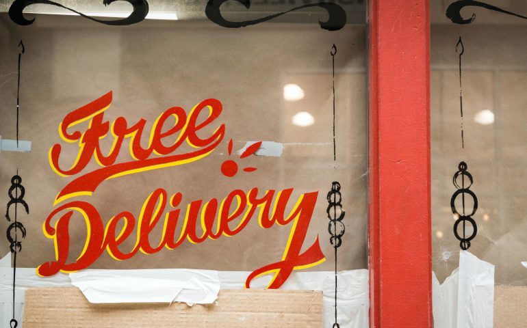 free delivery sign